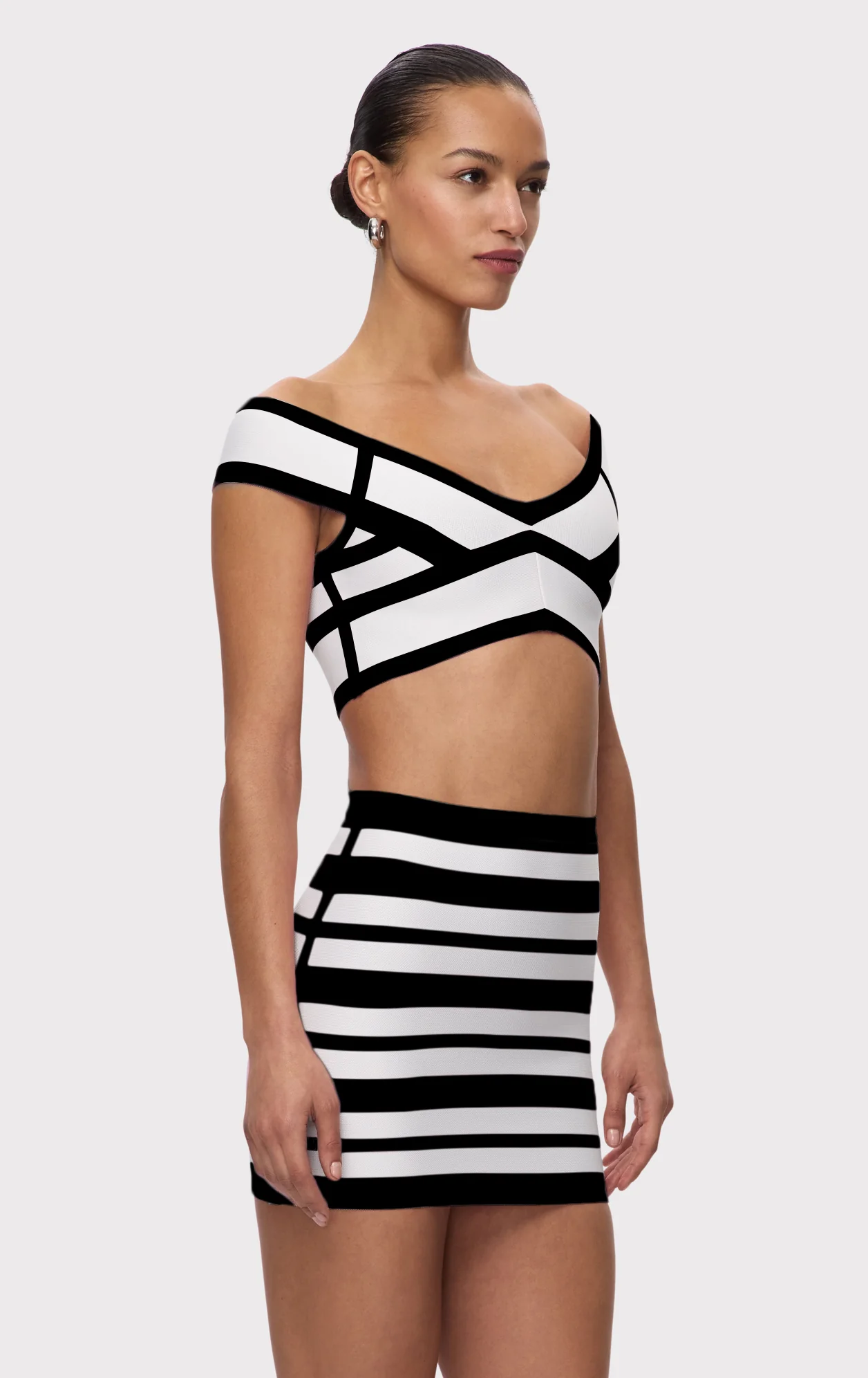 THE SPOTLIGHT CROP TOP - Image 6